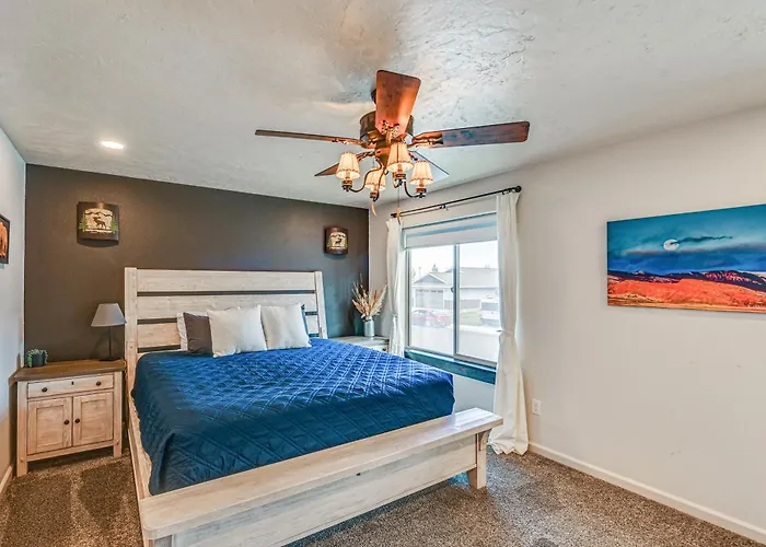 Holiday home Walk To Downtown: Family-friendly Home!