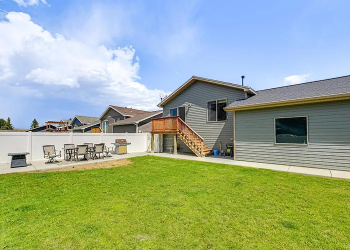 Walk To Downtown: Family-friendly Home! Holiday home Cody