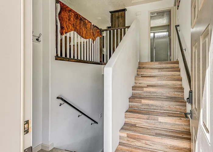 Walk To Downtown: Family-friendly Home! *
