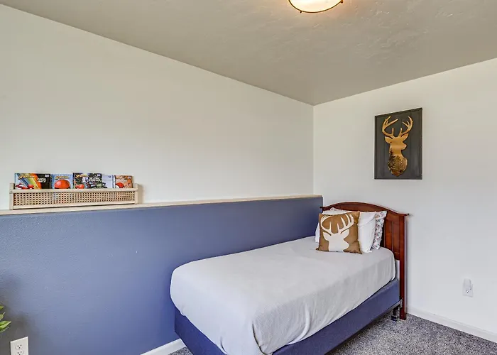Holiday home Walk To Downtown: Family-friendly Home!