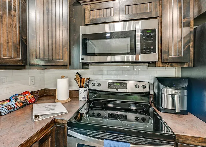Walk To Downtown: Family-friendly Home!
