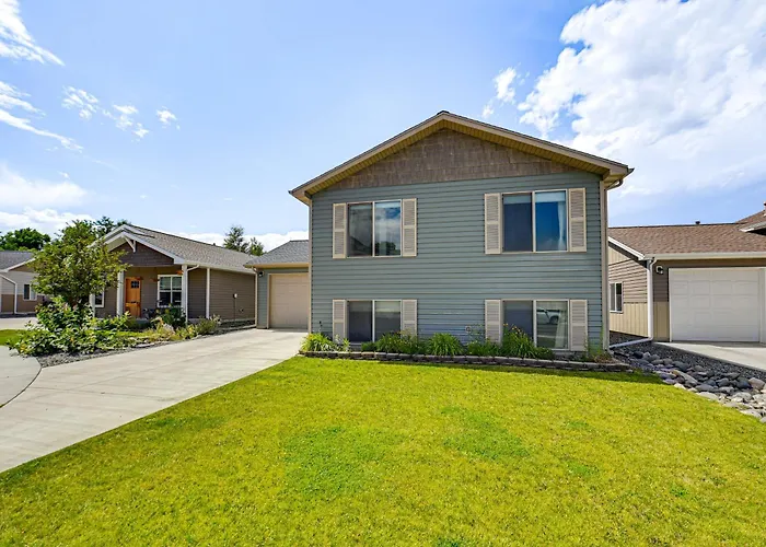 Walk To Downtown: Family-friendly Home! Holiday home