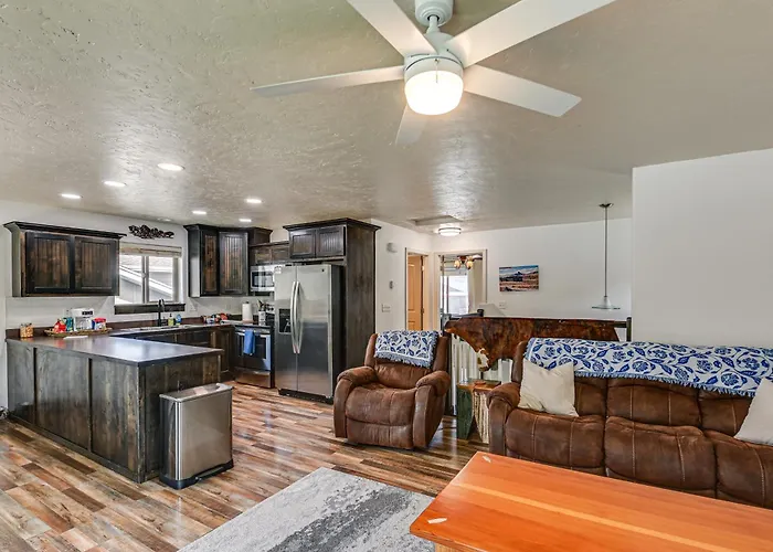 Holiday home Walk To Downtown: Family-friendly Home! *