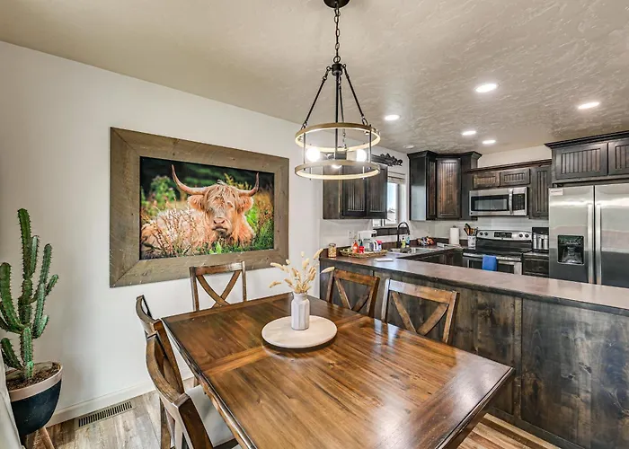 Walk To Downtown: Family-friendly Home! * Cody